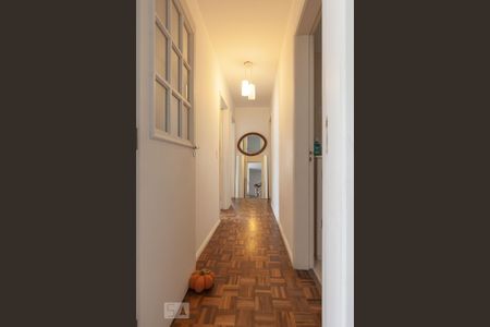 Corredor de apartamento à venda com 3 quartos, 118m² em Bigorrilho, Curitiba