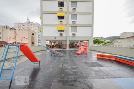 Apartamento para alugar com 100m², 3 quartos e 1 vaga Apartamento para alugar com 100m², 3 quartos e 1 vagaÁrea Comum - Playground