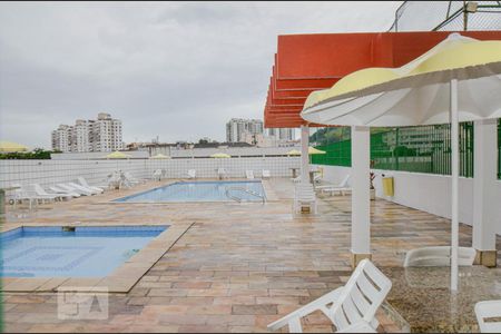 Apartamento para alugar com 100m², 3 quartos e 1 vaga Apartamento para alugar com 100m², 3 quartos e 1 vagaÁrea comum - Piscina