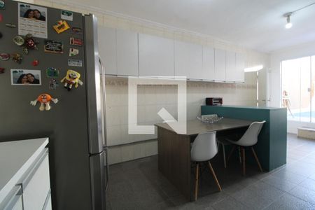 Casa à venda com 300m², 4 quartos e 3 vagasCozinha