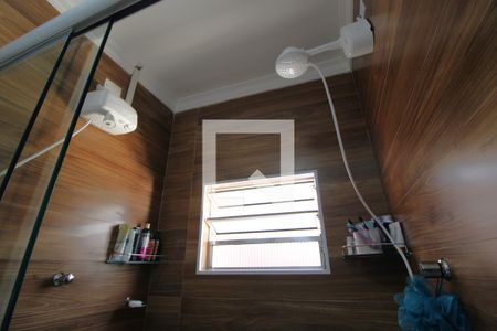 Casa à venda com 300m², 4 quartos e 3 vagasChuveiro banheiro da suíte