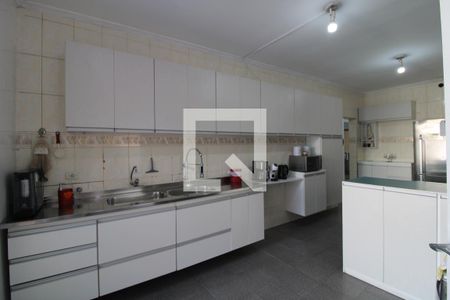 Casa à venda com 300m², 4 quartos e 3 vagasCozinha