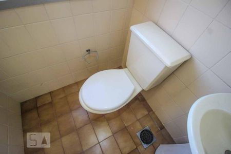 Banheiro Social de kitnet/studio à venda com 9 quartos, 620m² em Funcionários, Belo Horizonte