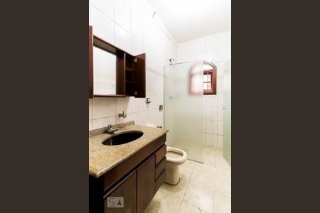 Casa à venda com 250m², 3 quartos e 2 vagasBanheiro