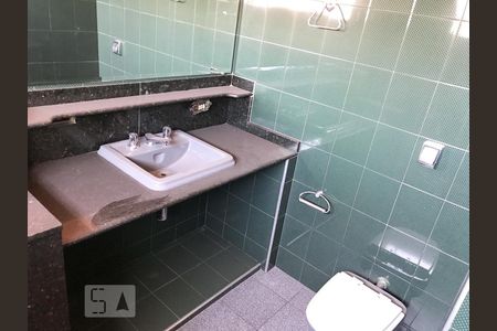 Casa à venda com 140m², 3 quartos e 1 vagaBanheiro