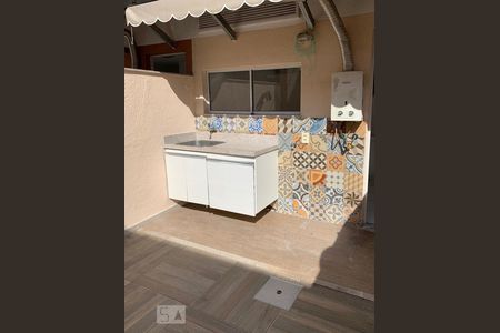 Casa de condomínio à venda com 65m², 2 quartos e 1 vagaÁrea de Serviço