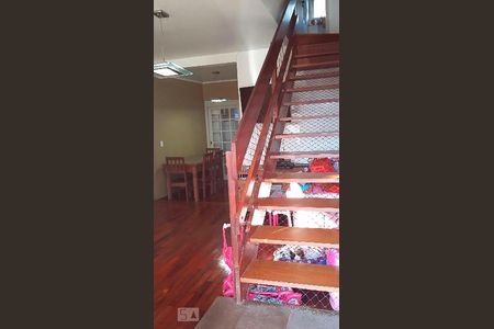 Sala de casa de condomínio para alugar com 2 quartos, 80m² em Tristeza, Porto Alegre