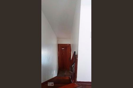 Escada de casa de condomínio para alugar com 2 quartos, 80m² em Tristeza, Porto Alegre