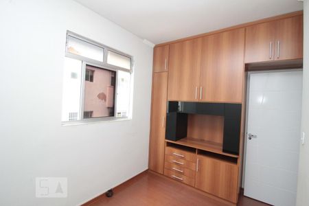 Quarto 2 de apartamento para alugar com 2 quartos, 70m² em União, Belo Horizonte