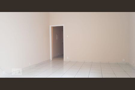 Apartamento à venda com 130m², 3 quartos e sem vaga Apartamento à venda com 130m², 3 quartos e sem vagaSala