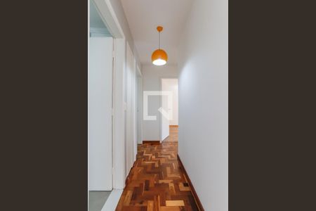 Corredor de apartamento para alugar com 3 quartos, 107m² em Higienópolis, São Paulo