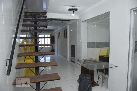 Sala de casa de condomínio para alugar com 2 quartos, 90m² em Freguesia, Rio de Janeiro
