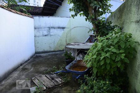 Casa de condomínio à venda com 90m², 2 quartos e sem vagaQuintal dos Fundos 