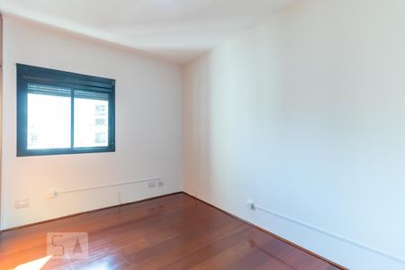 Apartamento à venda com 150m², 4 quartos e 3 vagas Apartamento à venda com 150m², 4 quartos e 3 vagasQuarto 1