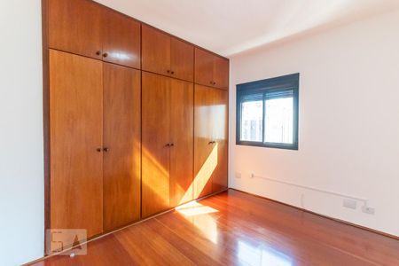 Apartamento à venda com 150m², 4 quartos e 3 vagas Apartamento à venda com 150m², 4 quartos e 3 vagasQuarto 1