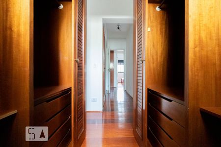 Apartamento à venda com 150m², 4 quartos e 3 vagasCloset