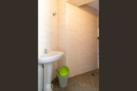 Banheiro de serviço de apartamento à venda com 4 quartos, 150m² em Paraíso, São Paulo