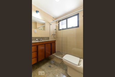 Apartamento à venda com 150m², 4 quartos e 3 vagas Apartamento à venda com 150m², 4 quartos e 3 vagasBanheiro da suíte 1