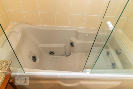 Apartamento à venda com 150m², 4 quartos e 3 vagas Apartamento à venda com 150m², 4 quartos e 3 vagasBanheiro da suíte 2