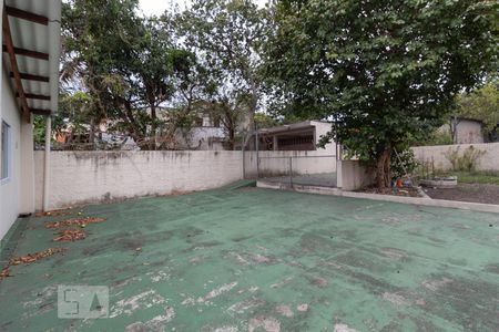 Casa à venda com 350m², 7 quartos e sem vaga Casa à venda com 350m², 7 quartos e sem vagaQuintal
