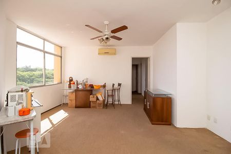 Sala de apartamento para alugar com 2 quartos, 70m² em Cristal, Porto Alegre
