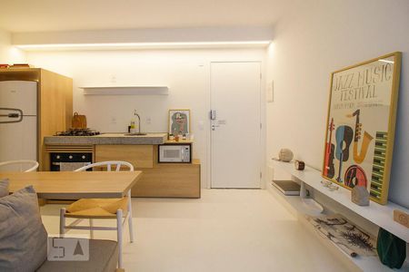Sala / Cozinha de apartamento à venda com 2 quartos, 38m² em Consolação, São Paulo