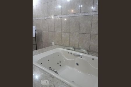 Casa para alugar com 999m², 6 quartos e 8 vagas