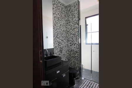 Banheiro de casa à venda com 3 quartos, 134m² em Pinheiros, São Paulo