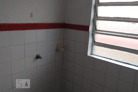 Banheiro de apartamento para alugar com 2 quartos, 45m² em Vila Guarani (z Sul), São Paulo