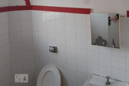 Banheiro de apartamento para alugar com 2 quartos, 45m² em Vila Guarani (z Sul), São Paulo