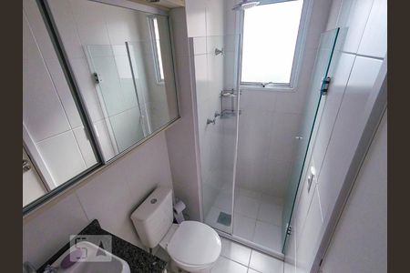 Banheiro  de apartamento para alugar com 2 quartos, 55m² em Protásio Alves, Porto Alegre