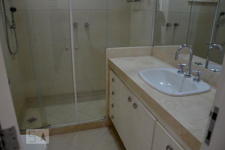 Apartamento para alugar com 110m², 3 quartos e 1 vaga Apartamento para alugar com 110m², 3 quartos e 1 vagaBanheiro Social