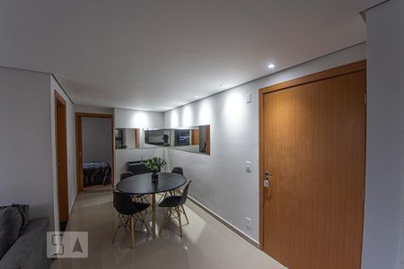 Detalhe Sala de apartamento para alugar com 1 quarto, 52m² em Vila Rosa, Novo Hamburgo