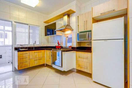 Apartamento para alugar com 300m², 4 quartos e 2 vagas Apartamento para alugar com 300m², 4 quartos e 2 vagasCozinha