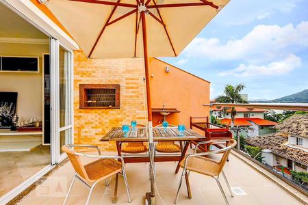 Apartamento para alugar com 300m², 4 quartos e 2 vagas Apartamento para alugar com 300m², 4 quartos e 2 vagasChurrasqueira 2