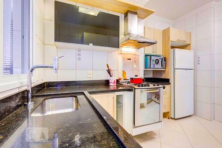 Apartamento para alugar com 300m², 4 quartos e 2 vagas Apartamento para alugar com 300m², 4 quartos e 2 vagasCozinha