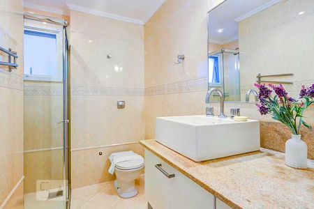 Apartamento para alugar com 300m², 4 quartos e 2 vagas Apartamento para alugar com 300m², 4 quartos e 2 vagasSuite 2- Banheiro