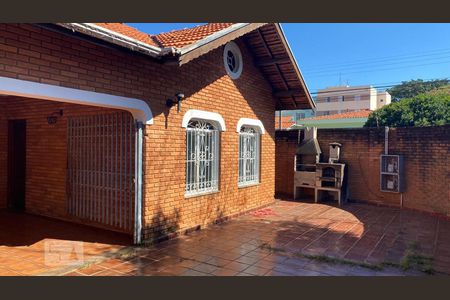 Casa para alugar com 300m², 4 quartos e 4 vagasFachada da casa