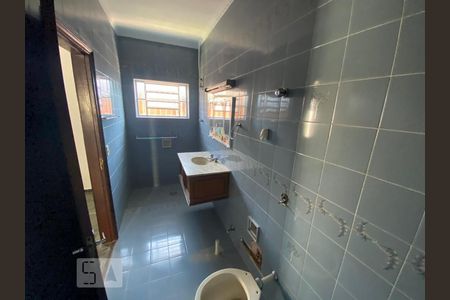 Casa para alugar com 300m², 4 quartos e 4 vagasBanheiro da suíte