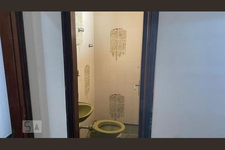 Casa para alugar com 300m², 4 quartos e 4 vagasBanheiro