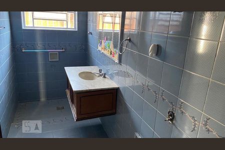 Casa para alugar com 300m², 4 quartos e 4 vagasBanheiro da suíte