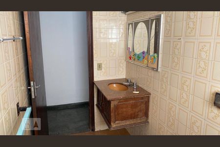 Casa para alugar com 300m², 4 quartos e 4 vagasBanheiro