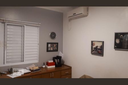 Casa à venda com 220m², 4 quartos e 3 vagas Casa à venda com 220m², 4 quartos e 3 vagasQuarto 3