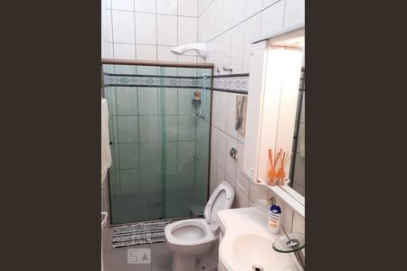 Casa à venda com 220m², 4 quartos e 3 vagas Casa à venda com 220m², 4 quartos e 3 vagasBanheiro Social 3