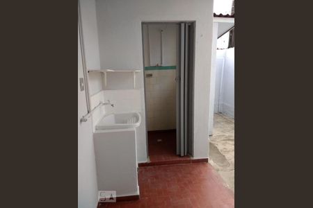 Área de Serviço e banheiro de casa para alugar com 2 quartos, 160m² em Ipiranga, São Paulo