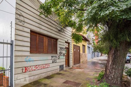 Casa para alugar com 70m², 2 quartos e sem vaga Casa para alugar com 70m², 2 quartos e sem vagaFachada