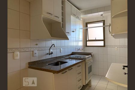 Cozinha de apartamento para alugar com 1 quarto, 59m² em Cambuí, Campinas