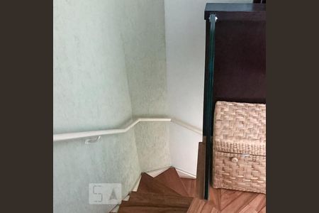 Escada de apartamento à venda com 1 quarto, 50m² em Vila Nova Conceição, São Paulo