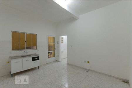 Cozinha de casa para alugar com 1 quarto, 45m² em Jardim Iva, São Paulo