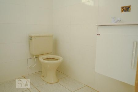 Banheiro de casa para alugar com 1 quarto, 45m² em Jardim Iva, São Paulo